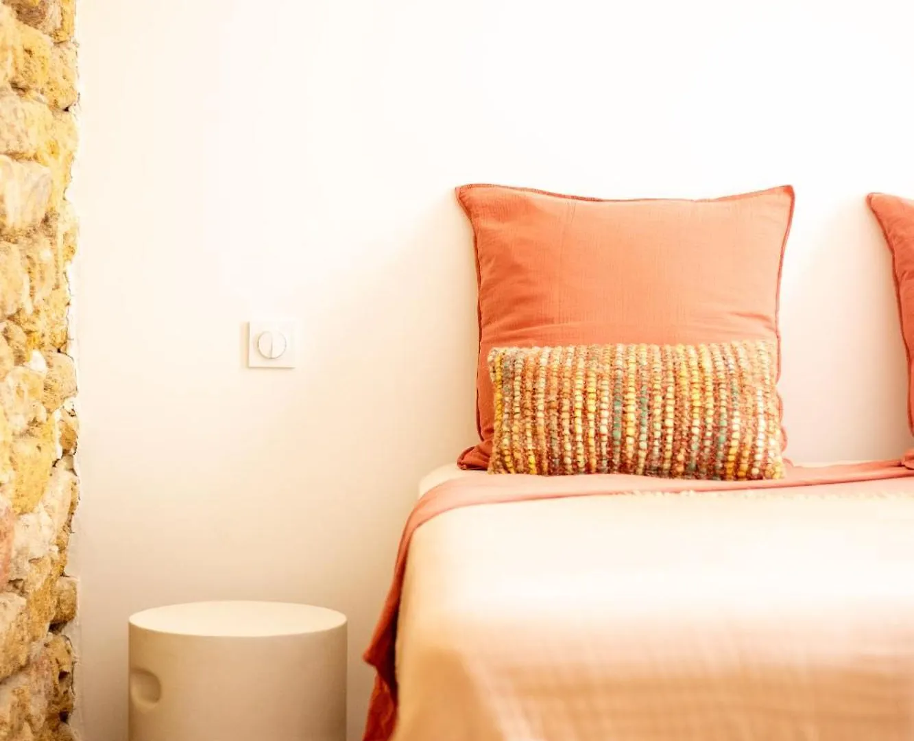 Appartement La Maison Des Lamanon à Salon-de-Provence 0*,